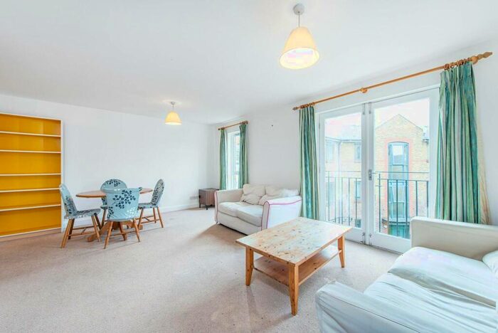 2 Bedroom Flat To Rent In Durward Street, Whitechapel, London, E1