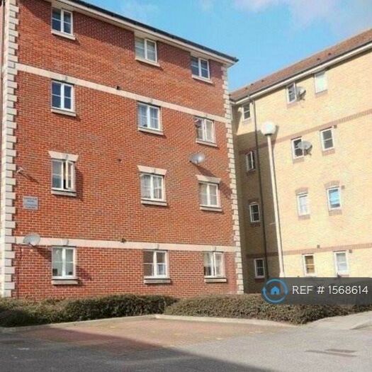 2 Bedroom Flat To Rent In Admiral Court, Barking, IG11