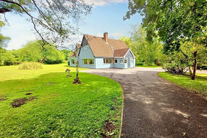 5 Bedroom Detached House For Sale In Three Legged Cross, BH21