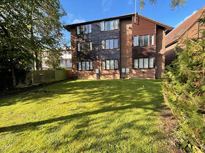 Studio To Rent In Archers Court, Crawley, RH10