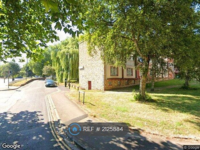 3 Bedroom Maisonette To Rent In Plimsol House, Bristol, BS1