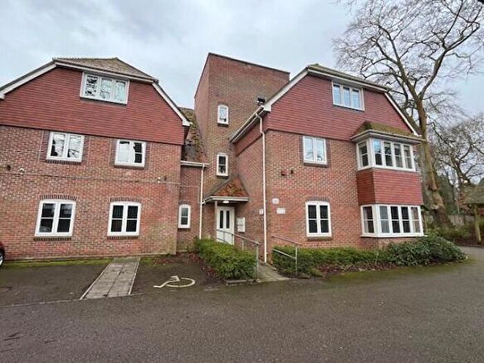 1 Bedroom Flat To Rent In Bassett Green Road, Southampton, SO16