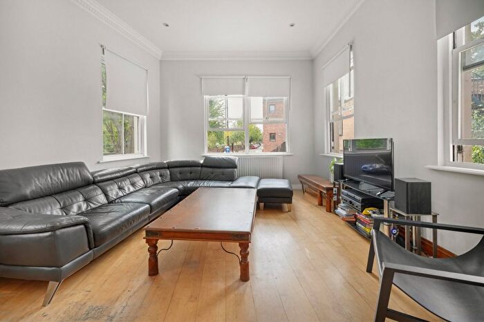 3 Bedroom Flat To Rent In Mildmay Park, Islington, N1