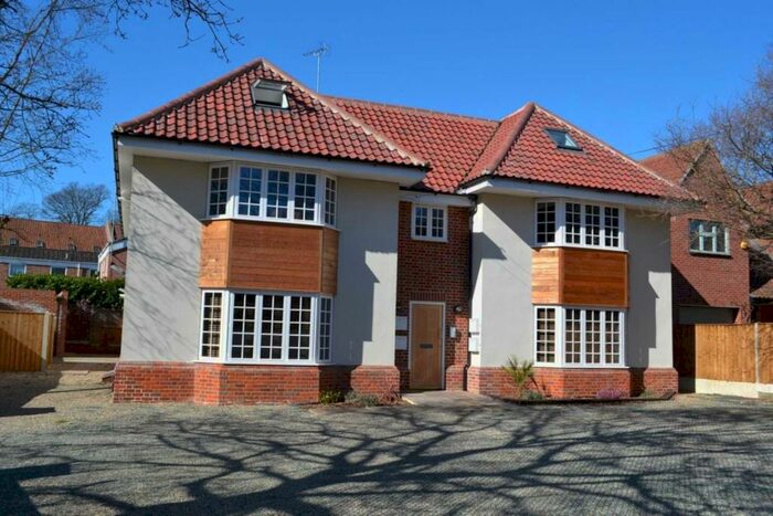 2 Bedroom Apartment To Rent In Harvey Lane, Norwich, NR7