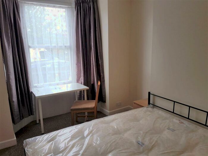5 Bedroom Terraced House To Rent In Francis Avenue, Southsea, Portsmouth, PO4