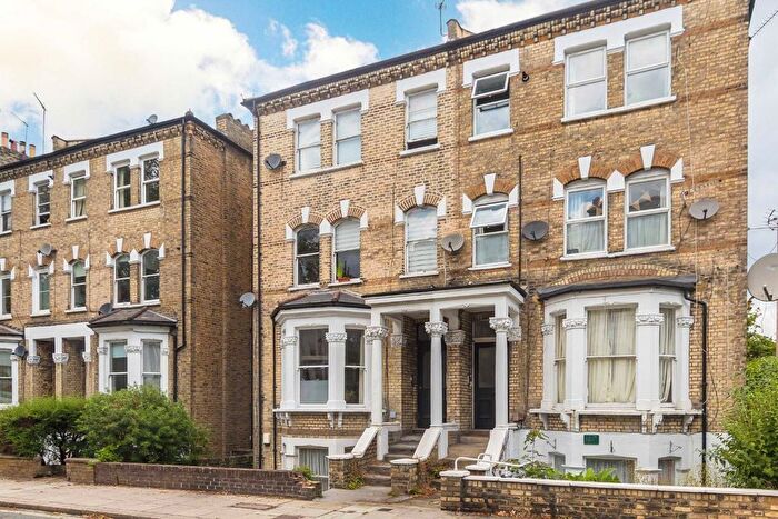 1 Bedroom Flat To Rent In Richmond Road, St Margarets, TW1