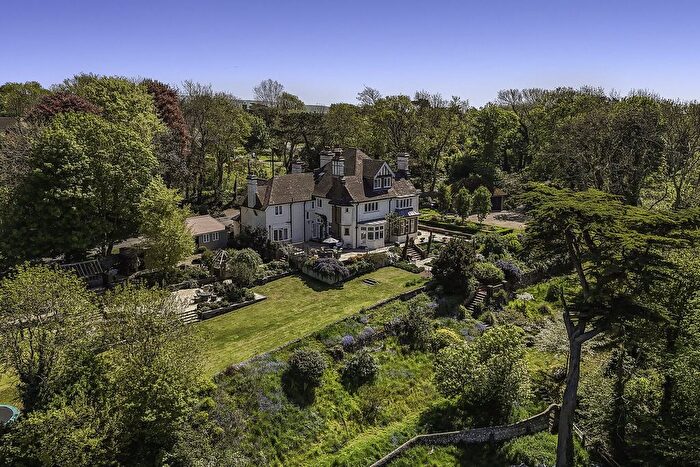 8 Bedroom Detached House For Sale In Jevington Road, Eastbourne, BN20