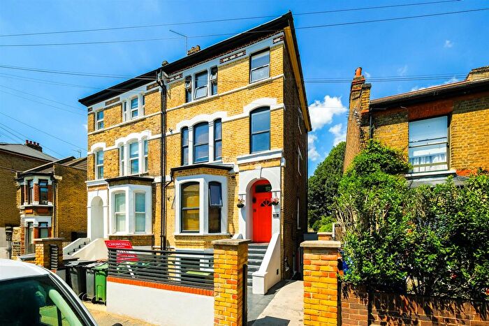 2 Bedroom Flat To Rent In North Birkbeck Road, Leytonstone, E11