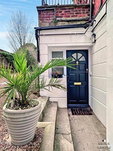 3 Bedroom Flat For Sale In Granville Road, Eastbourne, BN20