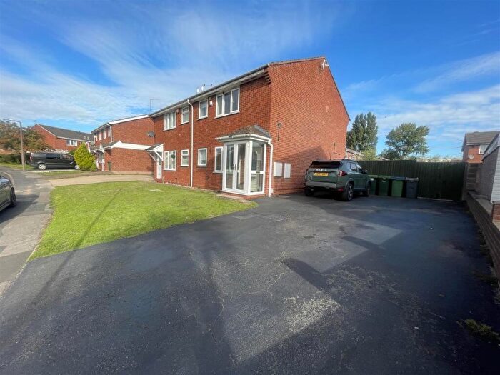 1 Bedroom Semi Detached House To Rent In Farmer Way, Tipton, DY4