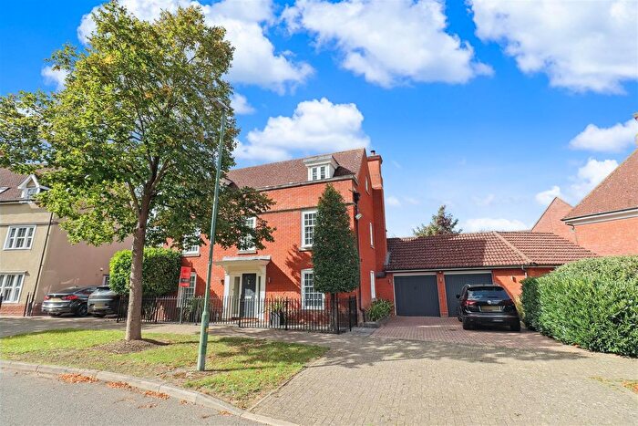 5 Bedroom Detached House For Sale In Cuckoo Way, Great Notley, Braintree, CM77