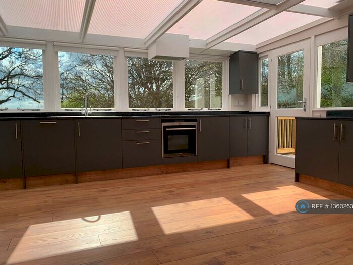 3 Bedroom Bungalow To Rent In Gravel Lane, Four Marks, Alton, GU34