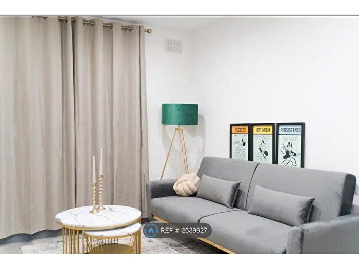 1 Bedroom Flat To Rent In Heather Lodge, London, N16