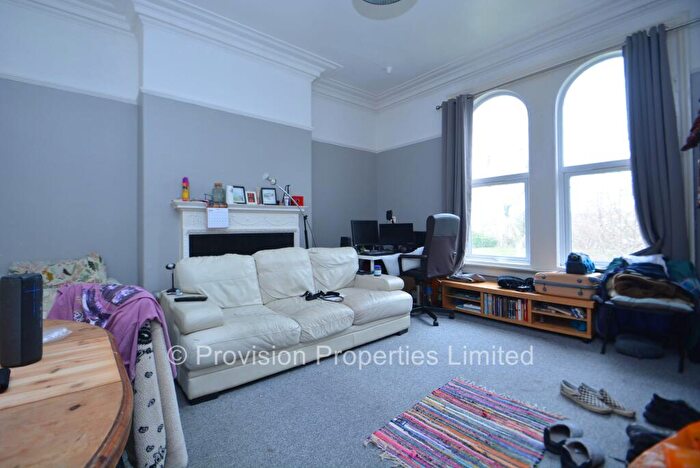 1 Bedroom Flat To Rent In Moorland Road, Hyde Park, Leeds, LS6