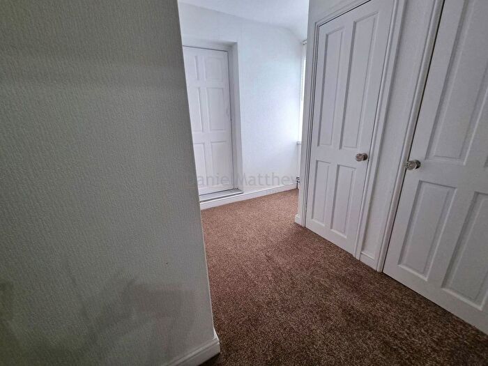 3 Bedroom End Of Terrace House For Sale In Barry Road, Barry, CF62
