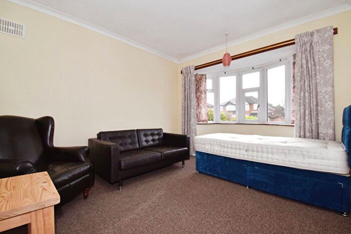 2 Bedroom Bungalow For Sale In Aylestone Lane, Wigston, Leicestershire, LE18