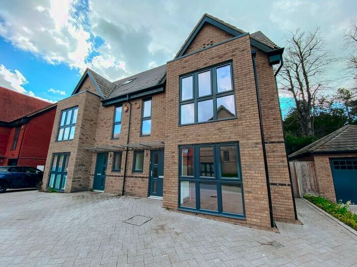 3 Bedroom Semi-Detached House To Rent In Marchment Square, Peterborough, PE3