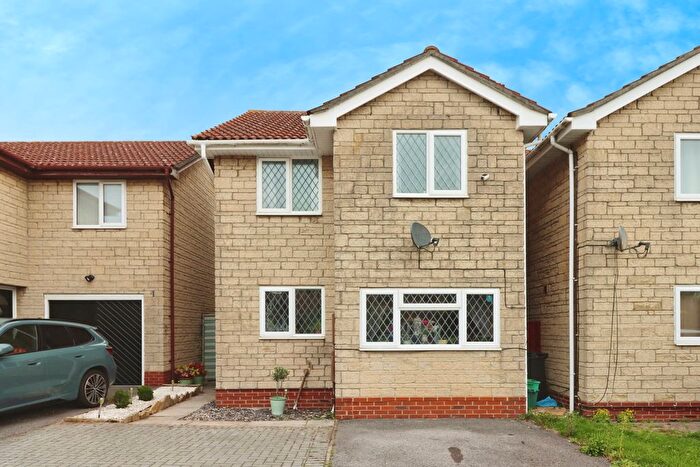 3 Bedroom Detached House For Sale In Paddock Close, Bradley Stoke, Bristol, BS32