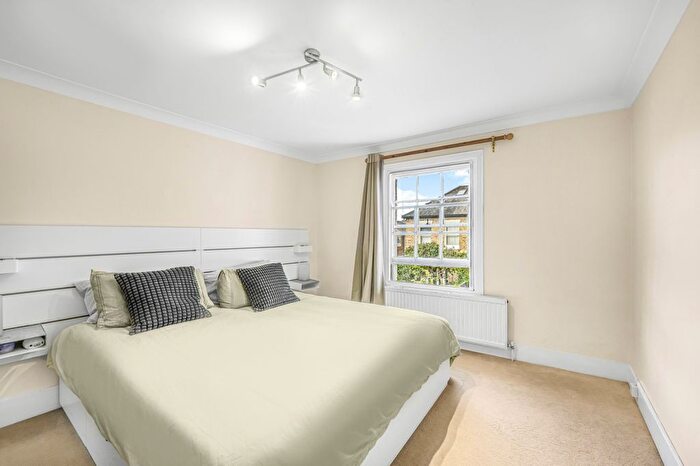 2 Bedroom Property To Rent In Albert Road, Richmond, TW10