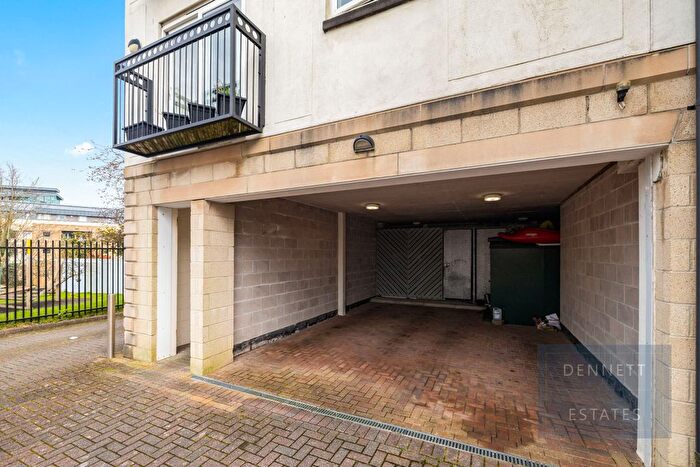 2 Bedroom Flat For Sale In Crescent Avenue, Plymouth, PL1