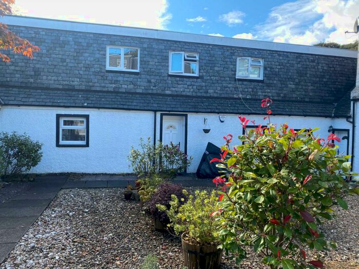 2 Bedroom Cottage To Rent In Park Court, Beith, KA15