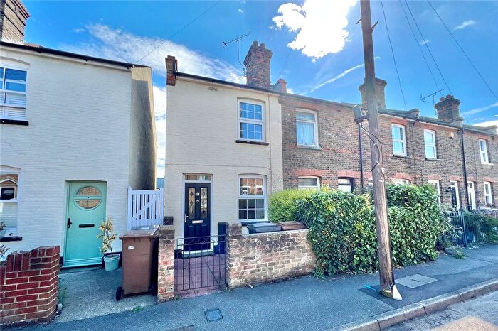 2 Bedroom End Of Terrace House To Rent In Wolseley Road, Chelmsford, Essex, CM2