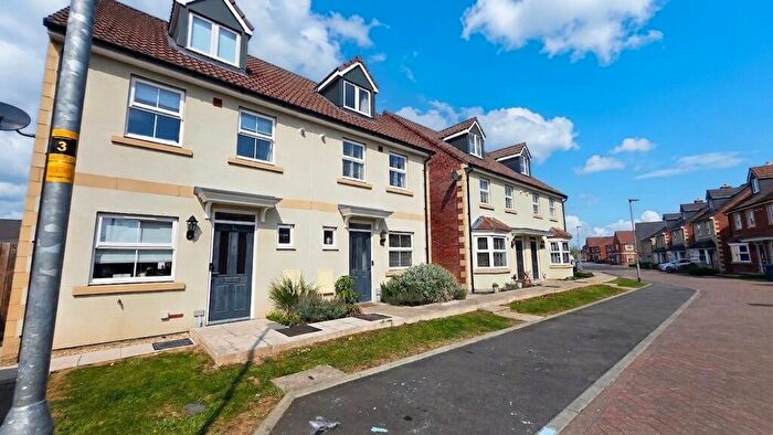 3 Bedroom Semi-Detached House For Sale In Yarnbrook Gardens, Trowbridge, BA14