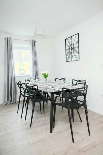 3 Bedroom House To Rent In Redstart Place, Worksop, S81