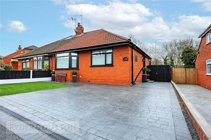 2 Bedroom Bungalow For Sale In North Gate, Garden Suburbs, Oldham, OL8