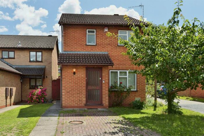 4 Bedroom Detached House For Sale In Orne Gardens, Bolbeck Park, Milton Keynes, MK15