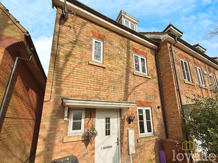 3 Bedroom End Of Terrace House For Sale In Carnoustie Drive, Lincoln, LN6