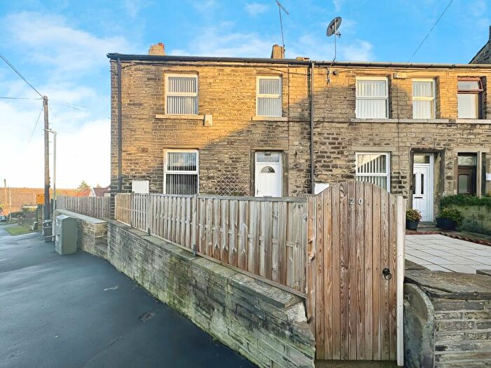 2 Bedroom End Of Terrace House To Rent In Wiggan Lane, Huddersfield, West Yorkshire, HD2