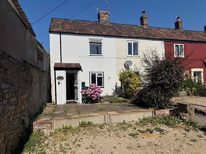 2 Bedroom Cottage For Sale In Henhayes Lane, Crewkerne - Driveway Parking, TA18