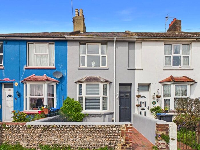 2 Bedroom Terraced House For Sale In Lyndhurst Road, Worthing, BN11