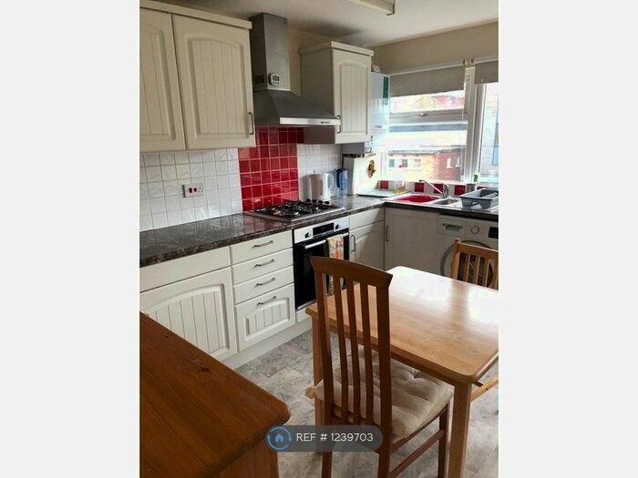 Studio To Rent In Folkestone Road, London, E17