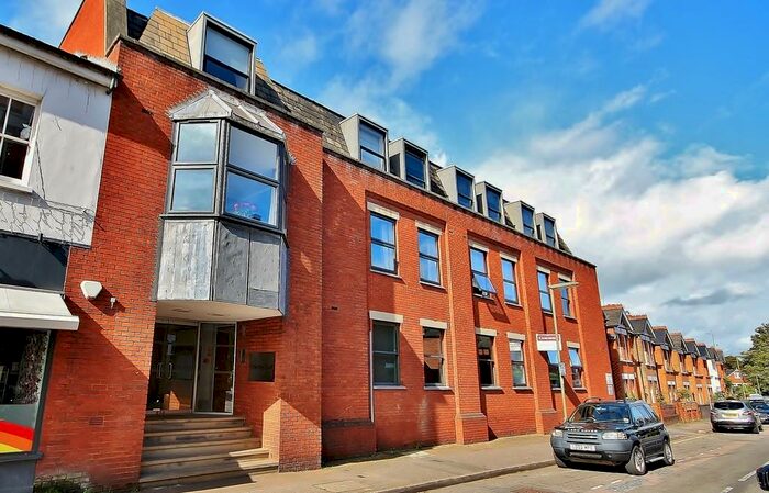 1 Bedroom Apartment To Rent In Minorca Road, Weybridge, KT13