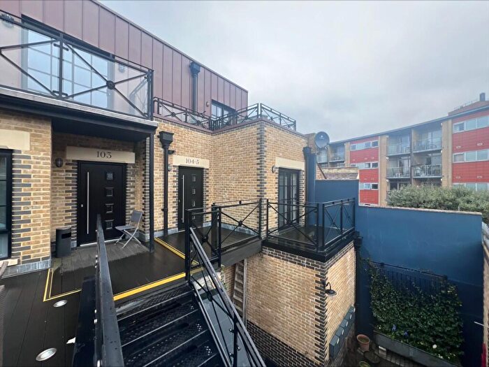 Studio To Rent In Treadwell Walk, London, E3