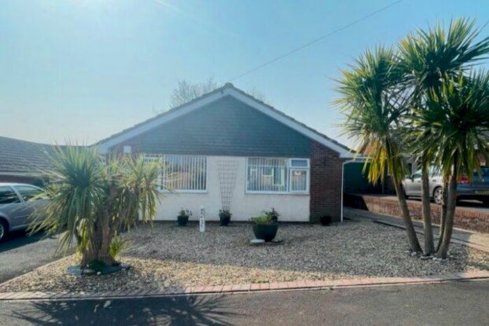 3 Bedroom Bungalow To Rent In The Deans, Bristol, BS20