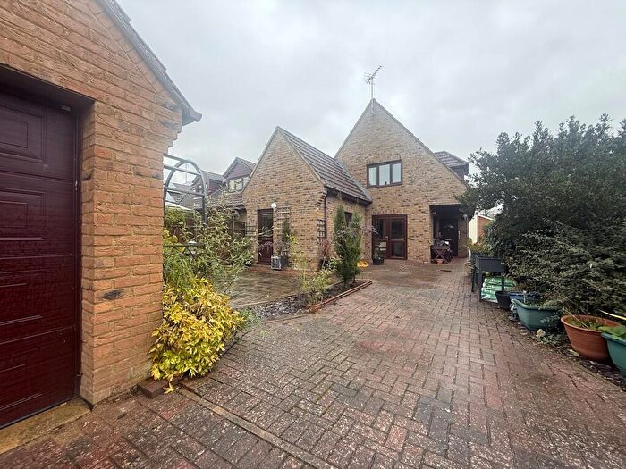 3 Bedroom Detached House For Sale In The Orchards, Chatteris, Cambs., PE16