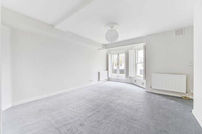 2 Bedroom Flat To Rent In Bramley Hill, South Croydon, CR2