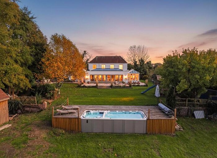 5 Bedroom Detached House For Sale In Purbrook Heath, Purbrook, PO7