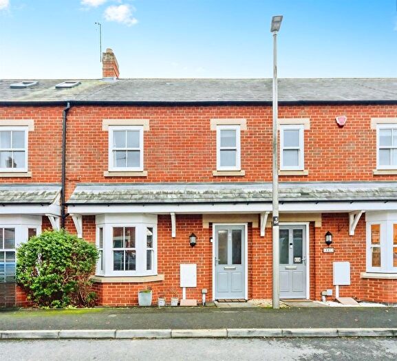 3 Bedroom Terraced House For Sale In Barr Piece, Wolverton, Milton Keynes, MK12