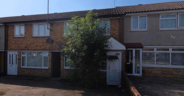 3 Bedroom Terraced House For Sale In Hillrise Road, Collier Row, Romford, Essex, RM5