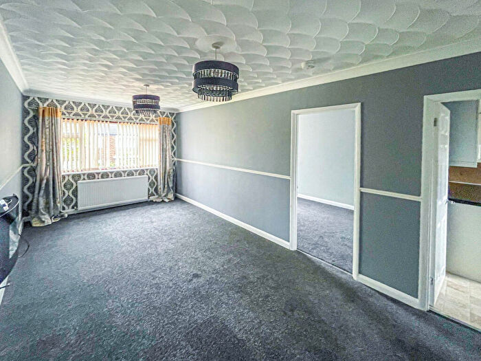 2 Bedroom Apartment For Sale In The Retreat, Grays, RM17
