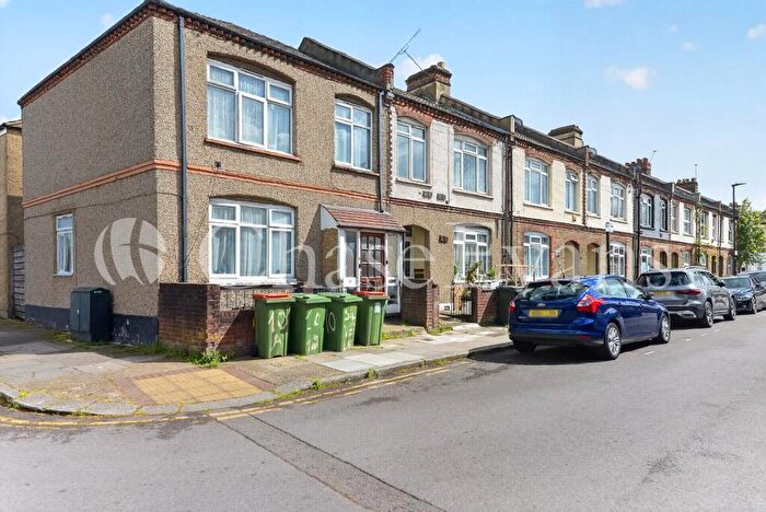 1 Bedroom Flat For Sale In Silverland Street, Newham, London, E16