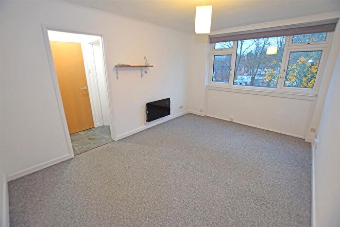 1 Bedroom Flat For Sale In Llanishen Court, Llanishen, CF14