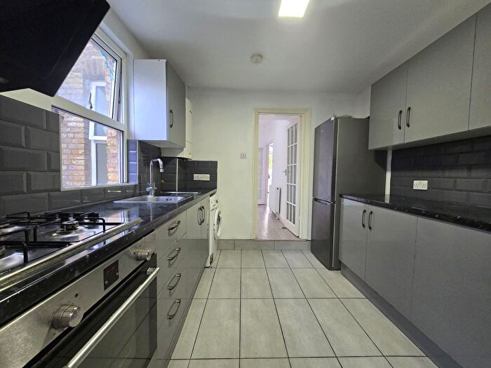 4 Bedroom Terraced House To Rent In Dundee Road, London, E13