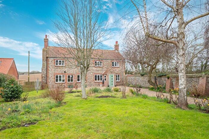 4 Bedroom Detached House For Sale In Bears Road, Paston, NR28