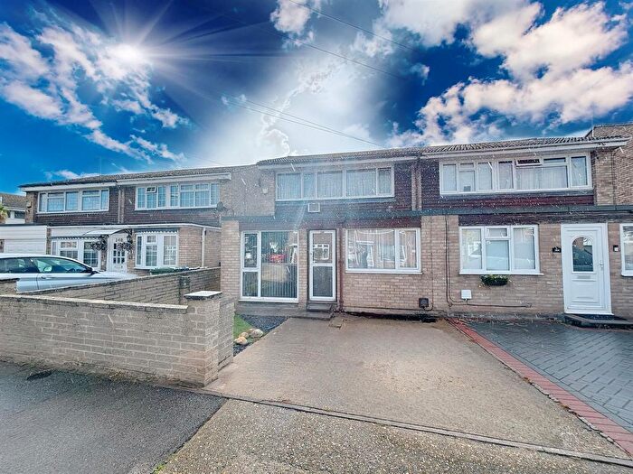 4 Bedroom Semi-Detached House For Sale In Coronation Avenue, East Tilbury, RM18