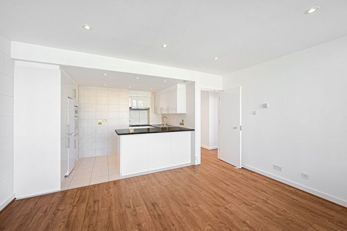 1 Bedroom Flat To Rent In St James's Square, St James's, SW1Y